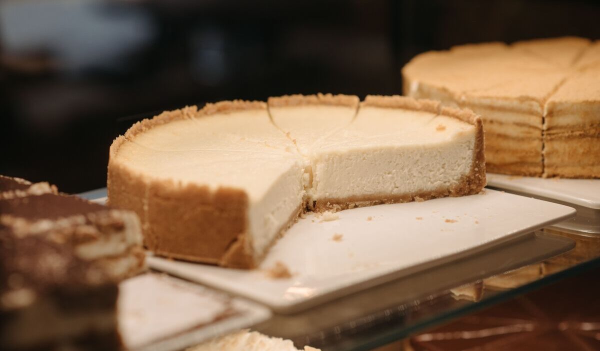 how-long-does-cheesecake-last-in-the-fridge