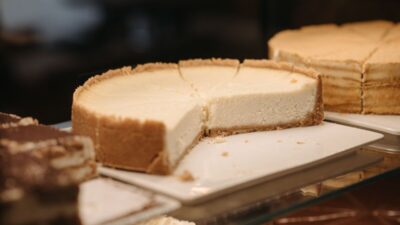 how-long-does-cheesecake-last-in-the-fridge