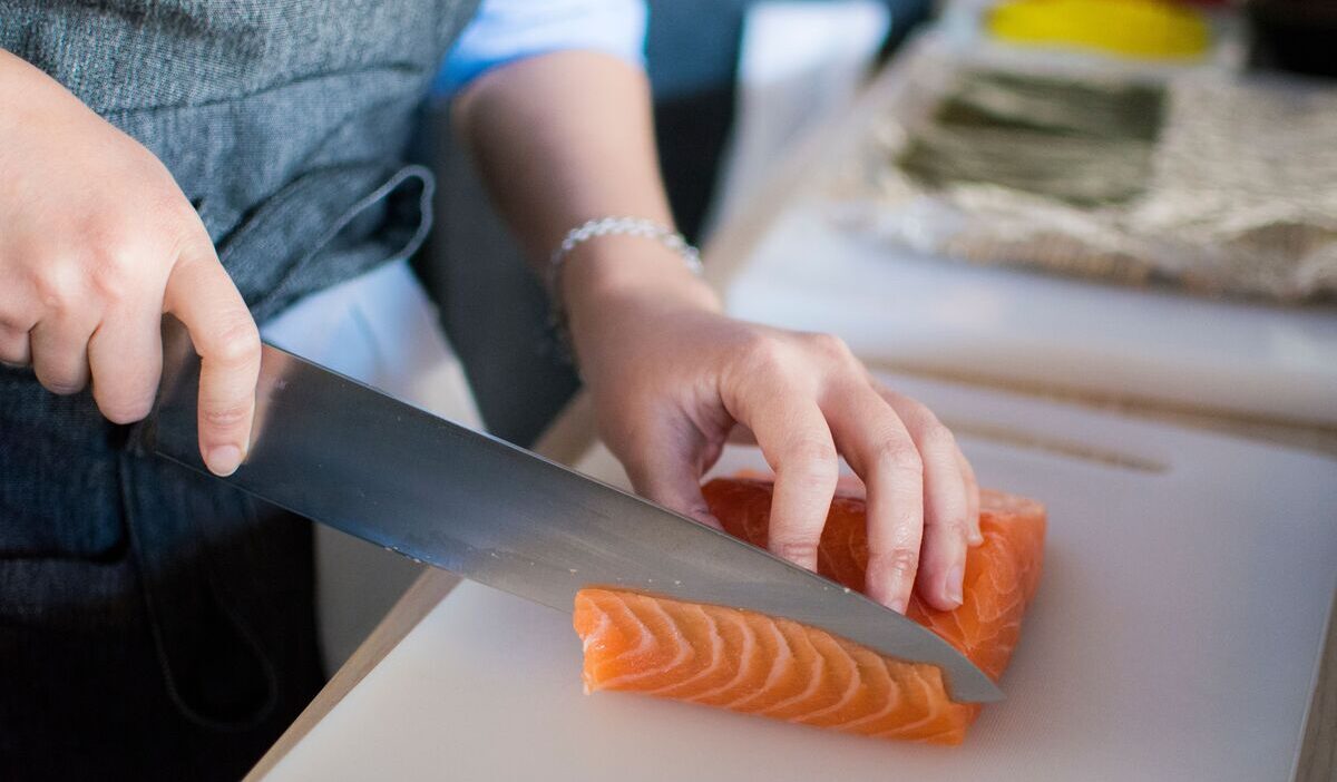 how-long-does-salmon-last-in-the-fridge
