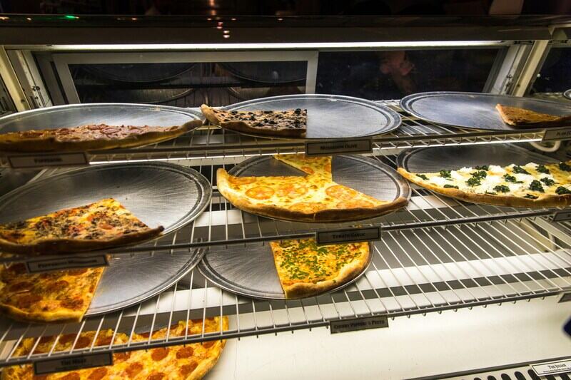 how long can pizza last in the fridge