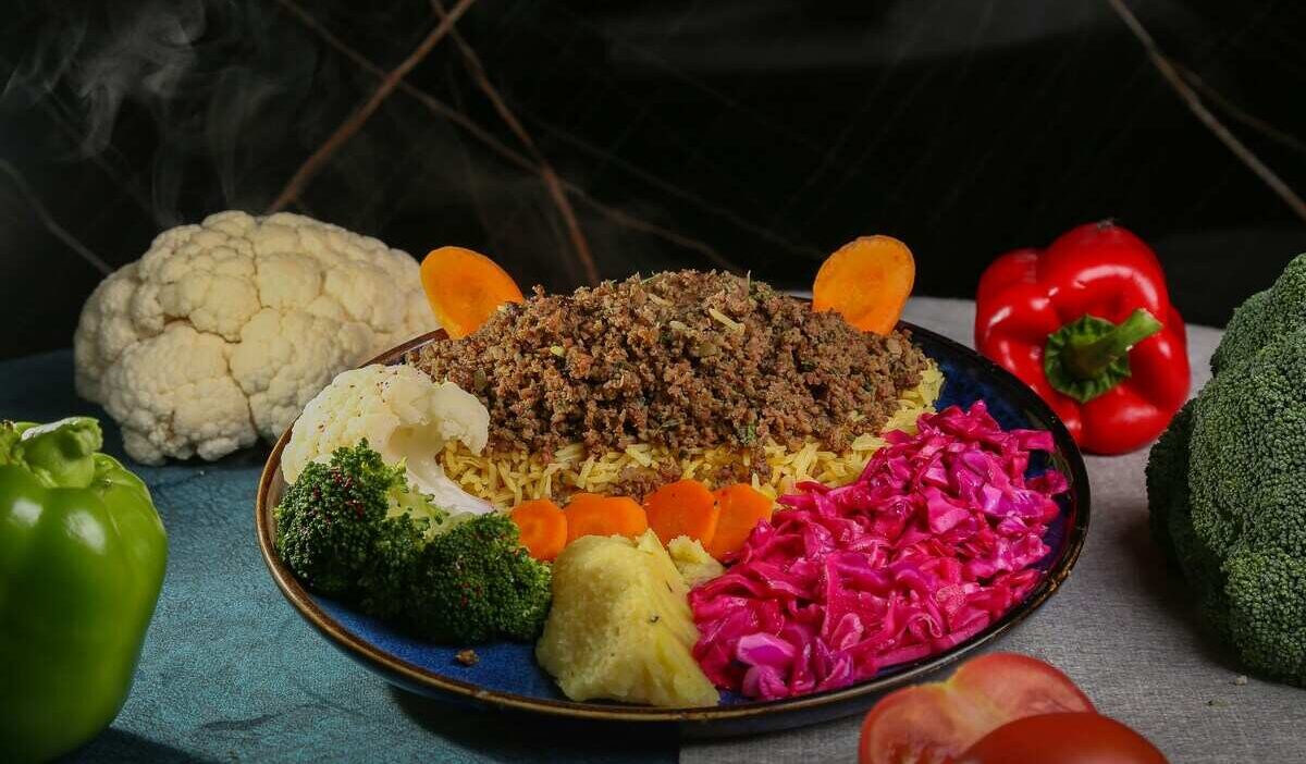 how long does cooked ground beef last in the fridge
