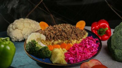 how long does cooked ground beef last in the fridge