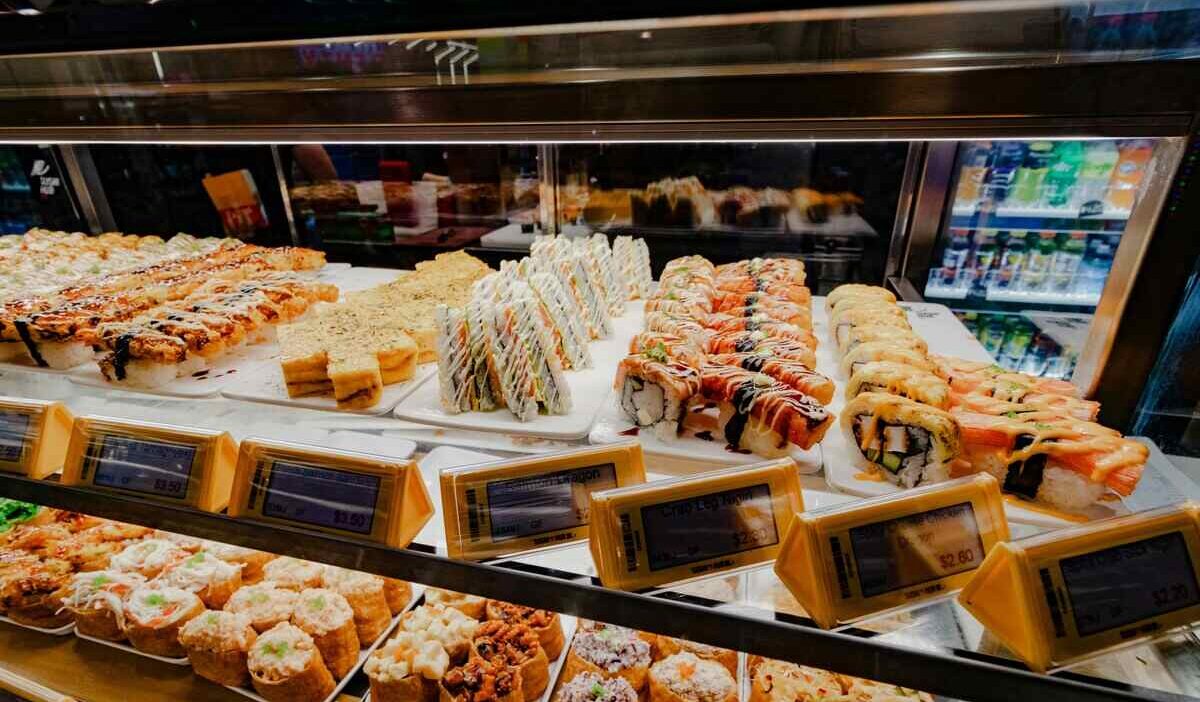 how long does sushi last in the fridge